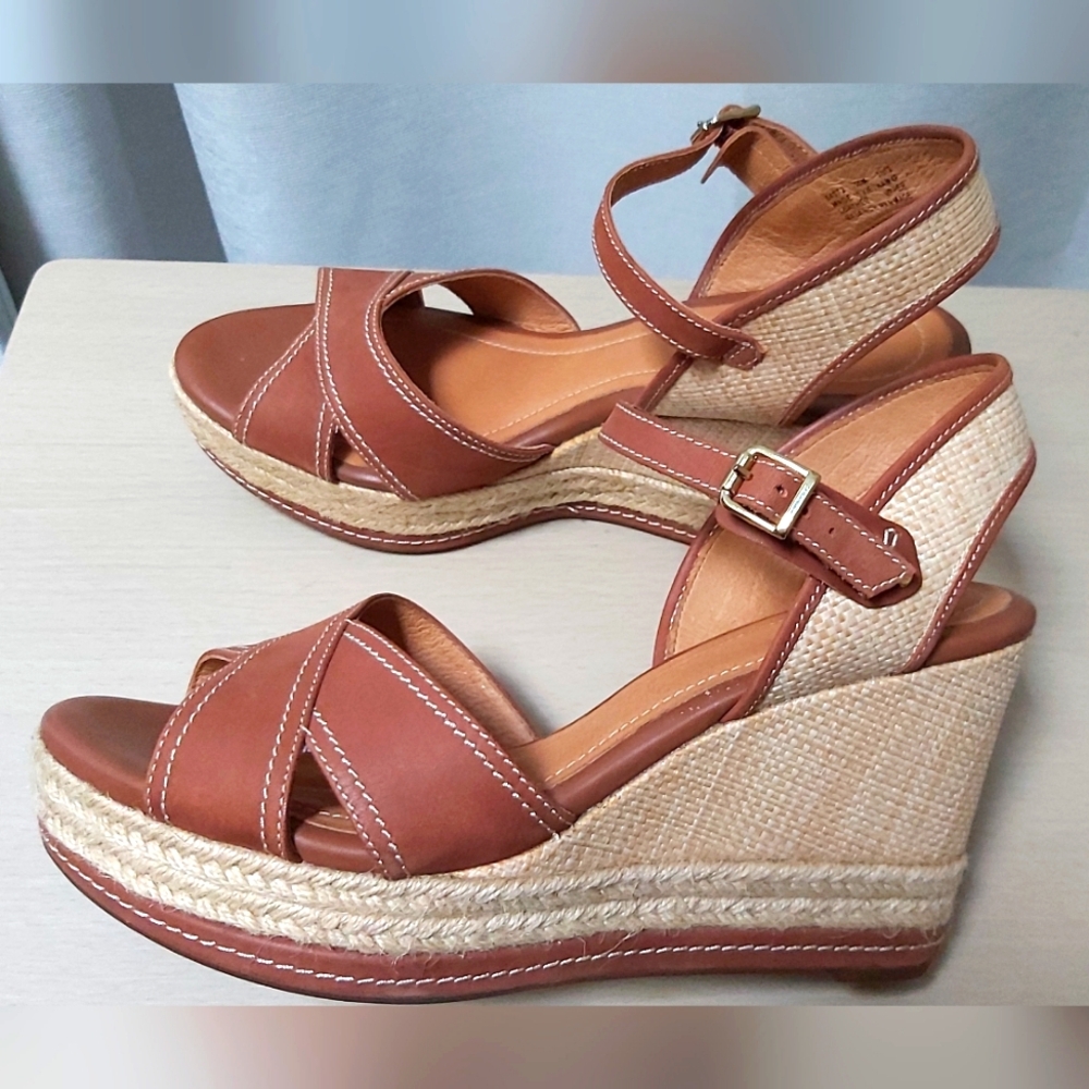 Clarks Amelia Air Espadrille Platform Wedge
